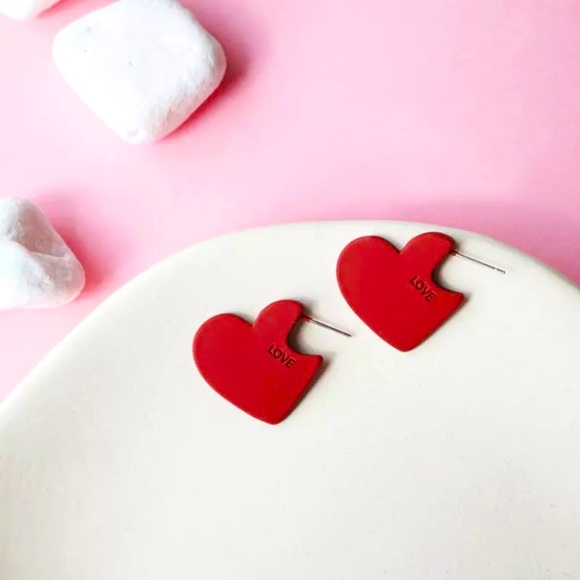 “Hopeful Romantic” Heart Cutout Love Stud Earrings - Picture 9 of 9